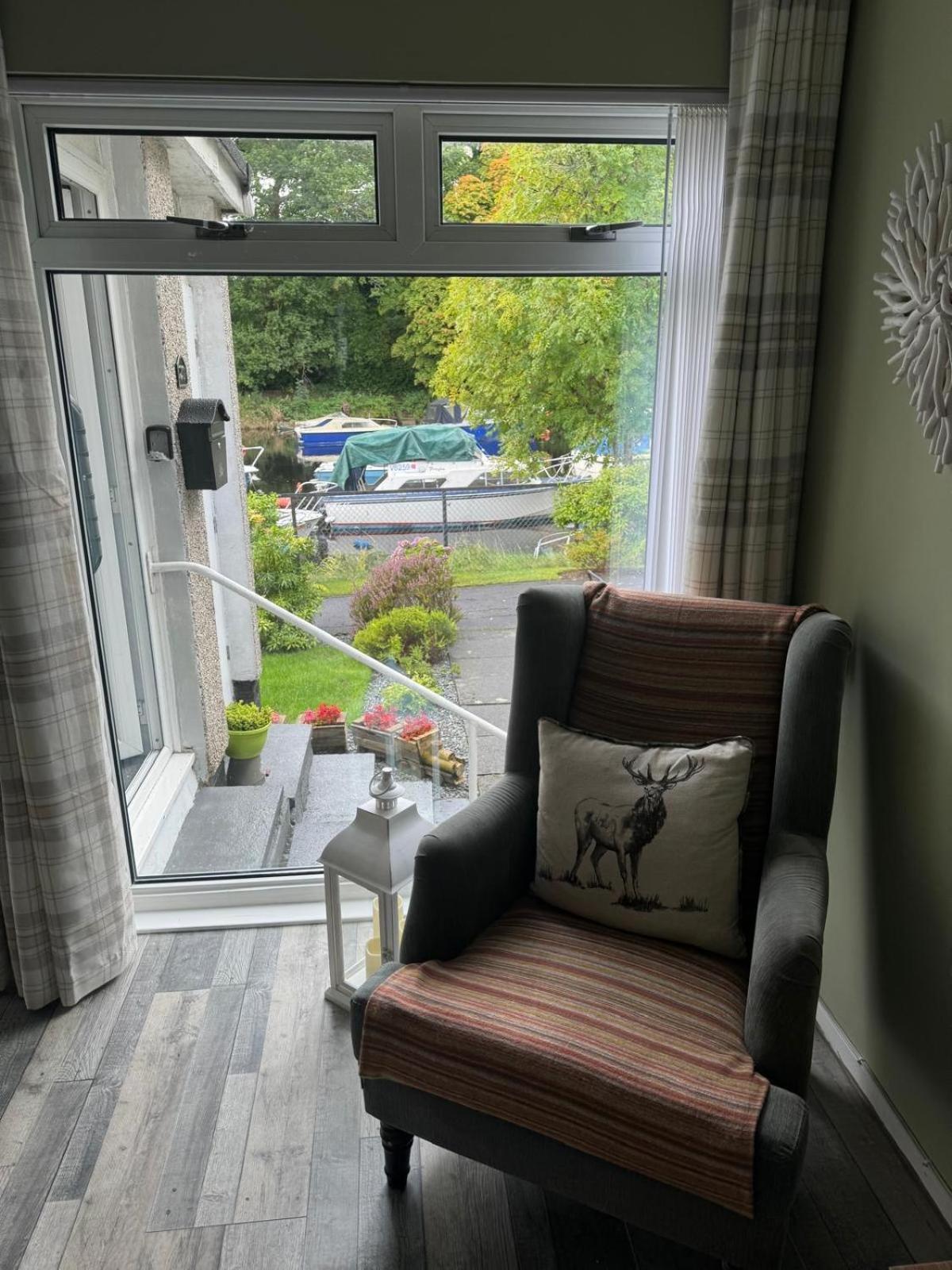 Loch Lomond Riverside Apartments B บัลลอค ภายนอก รูปภาพ